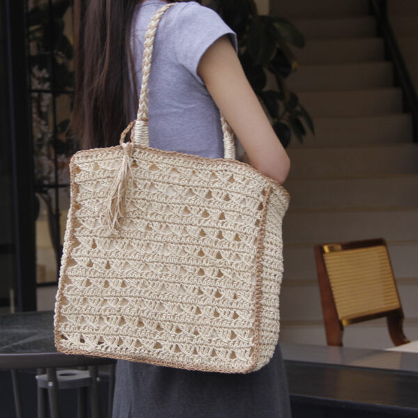 Square tassel single shoulder grass woven bag small fresh hollow handmade grass woven bag women's beach bag