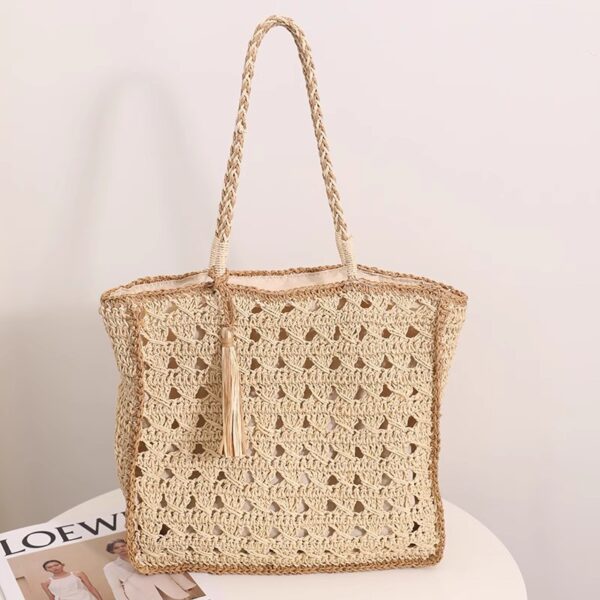 Square tassel single shoulder grass woven bag small fresh hollow handmade grass woven bag women's beach bag